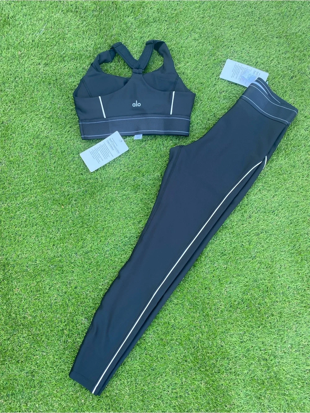 ALO Yoga Black Sports Bra and Leggings Set with White Piping